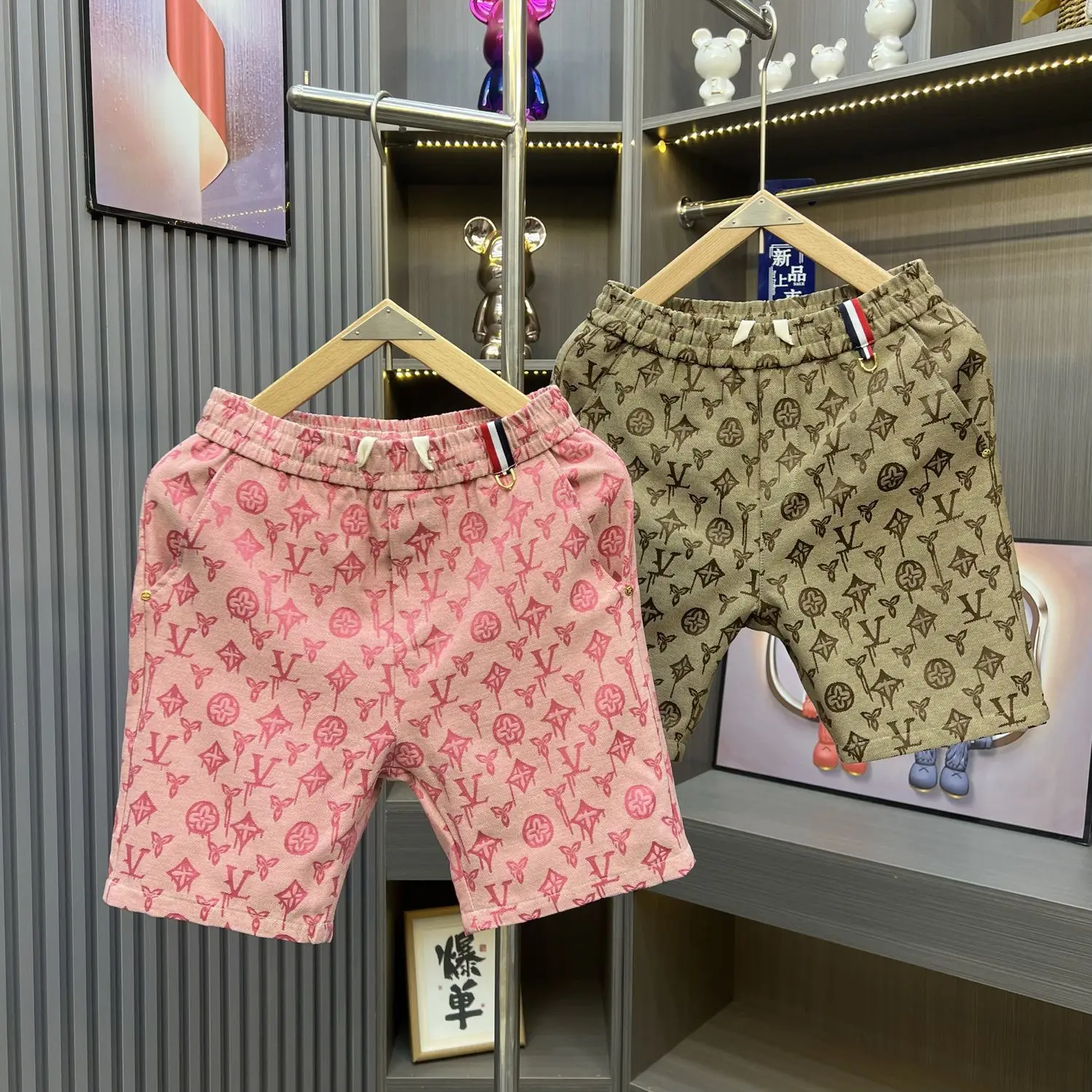 

2024 Summer New Men's European Goods Jacquard Shorts Korean Slim Cropped Pants Fashion Trend Casual Youth Large Trunks