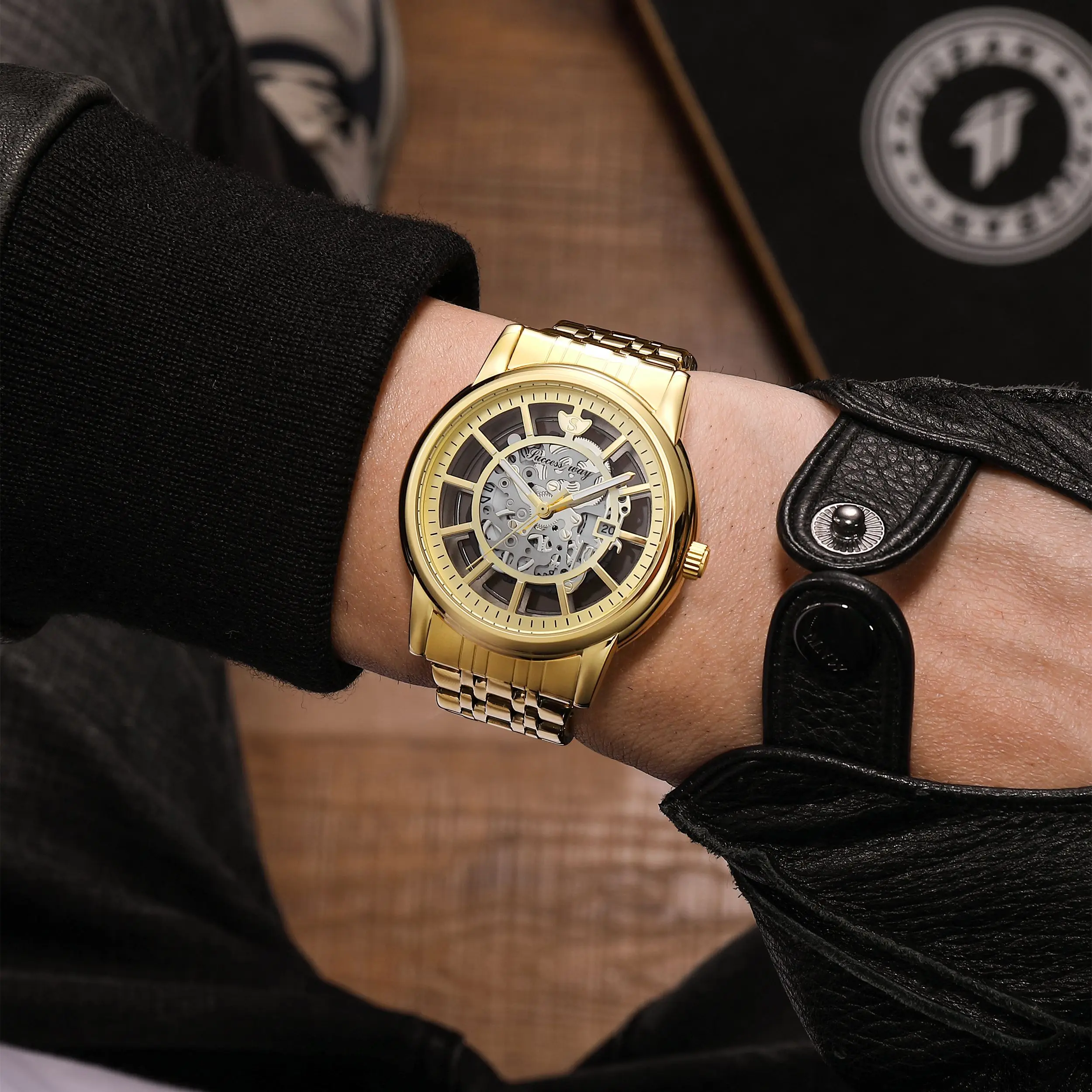 Top Men's Watches Luxury Gold Skeleton Quartz Wrist Watch for Man Waterproof Stainless Steel Luminous Business 2023