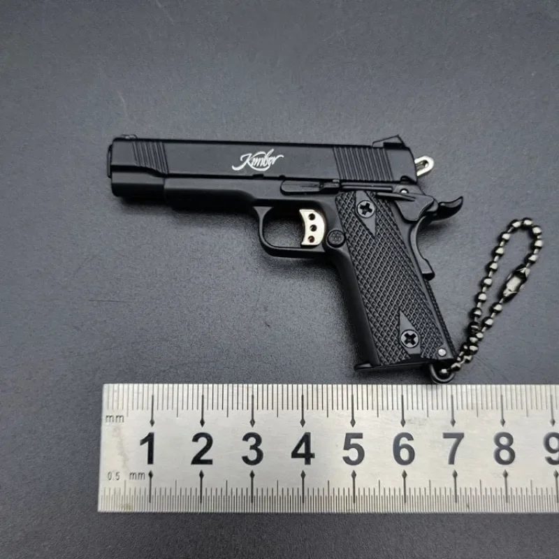Toy Guns Mini Metal Gun model Scale 1:3 1911Model Mini Keychain Metal Model Toy Gun Game Toy Children's Simulation Pistol Gift