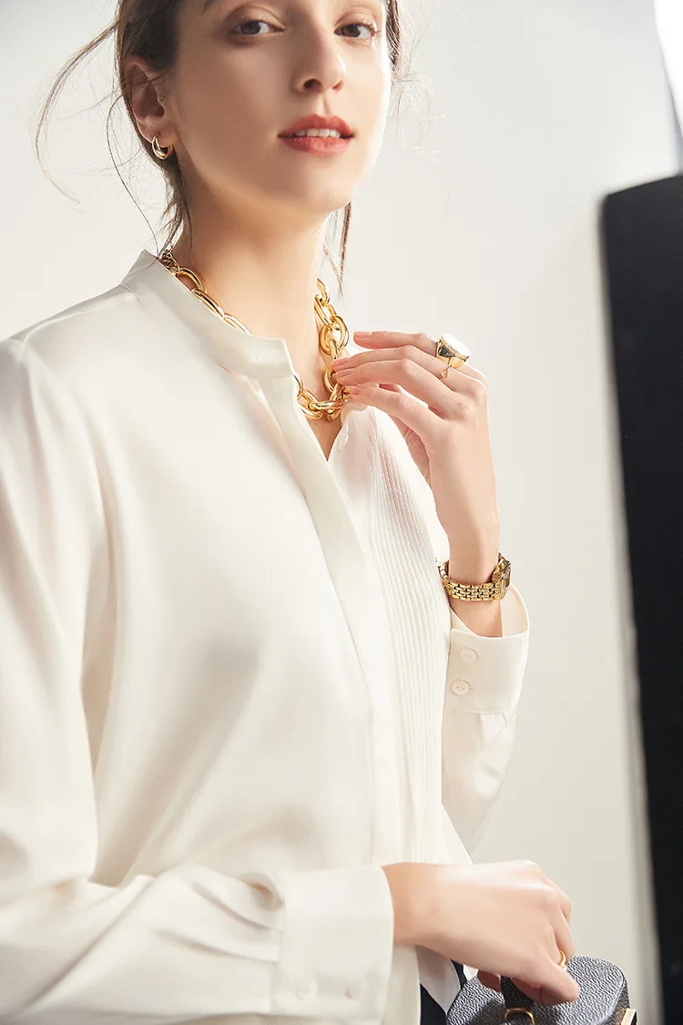 Рисунок 6 - Блузка женская однотонная с длинным