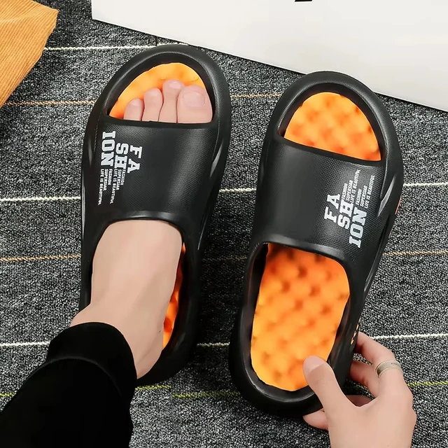 2025New été hommes Massage pantoufles côtés intérieur extérieur sandales plage chaussures décontractées semelle souple diapositives hommes sandales 1