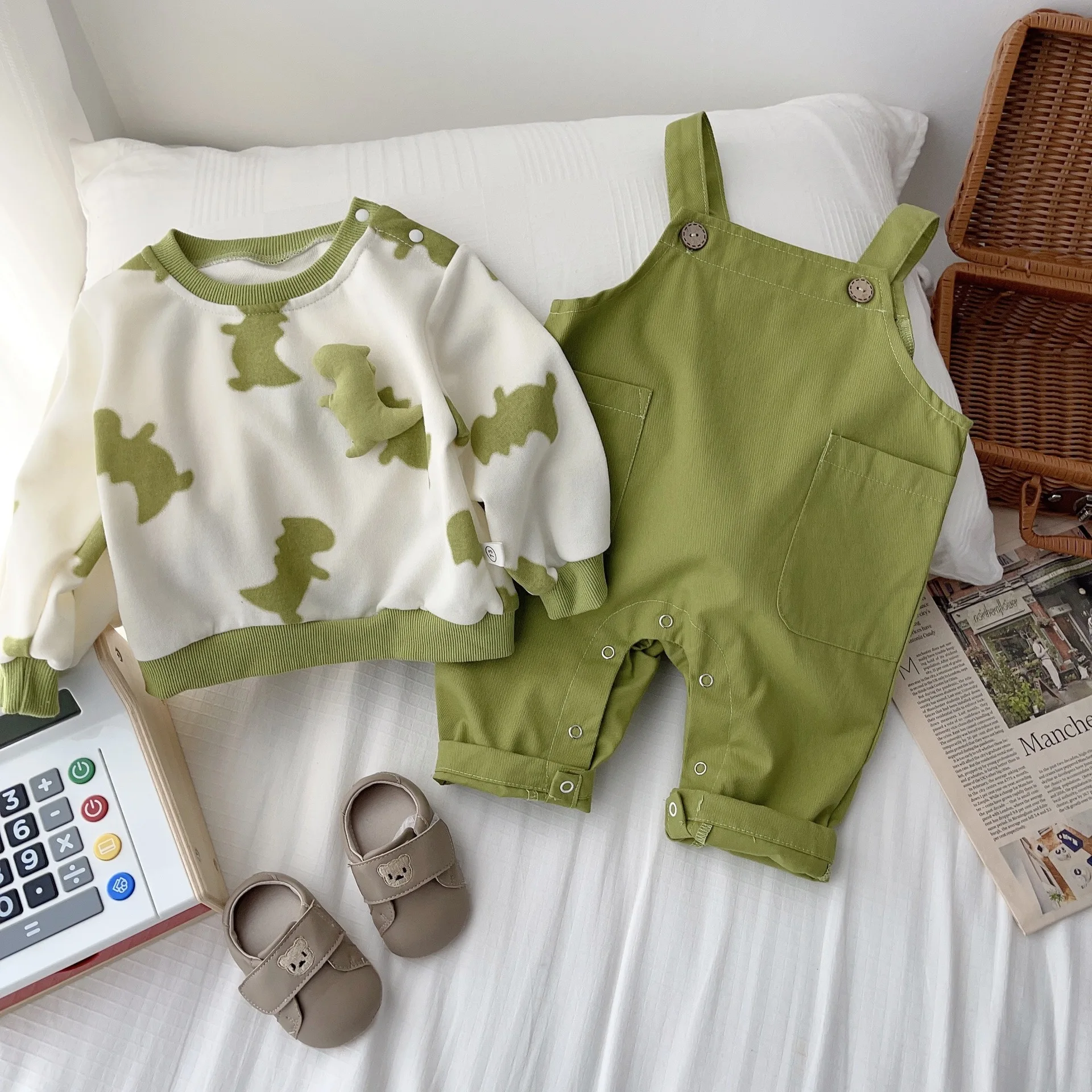 

Autumn Baby Clothes Infant Kids Boys 3D Dinosaur Sweatshirt Long Sleeve Tops Or Solid Overalls Jumpsuit Toddler Baby Clothes Set