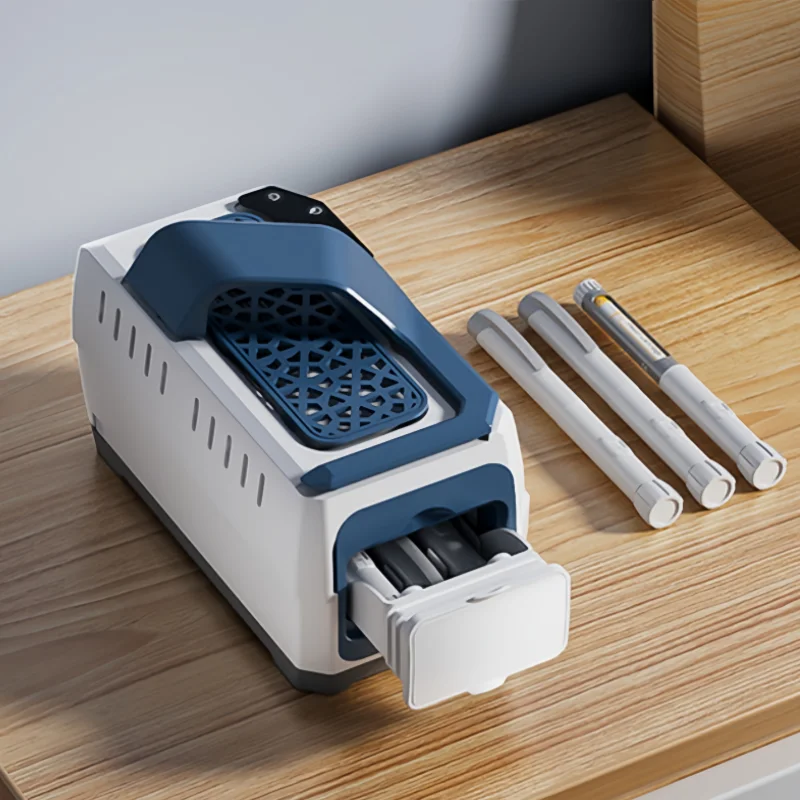 7800mAh High Quality Rechargeable Insulin Cooler Mini Fridge Portable Medical Refrigerator 5-8°C with Crossbody Bag for Travel