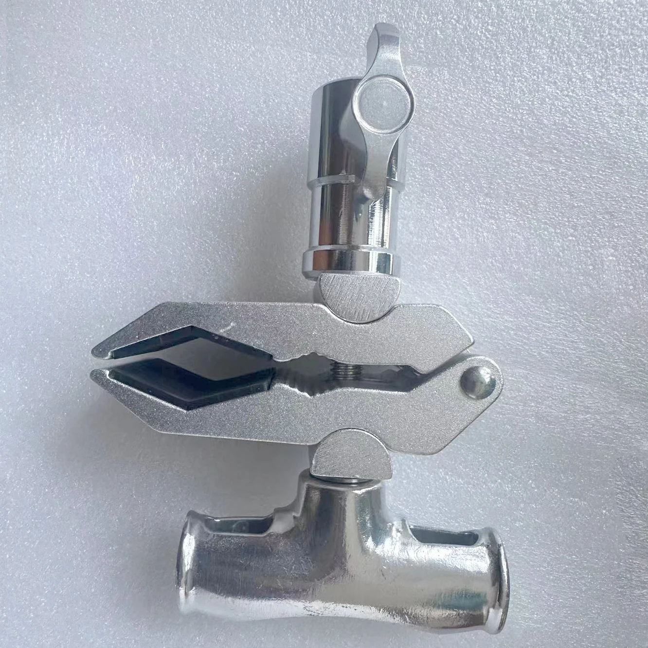 Heavy Duty Python Pipe Clamp open 10-60mm 3/8" Receiver