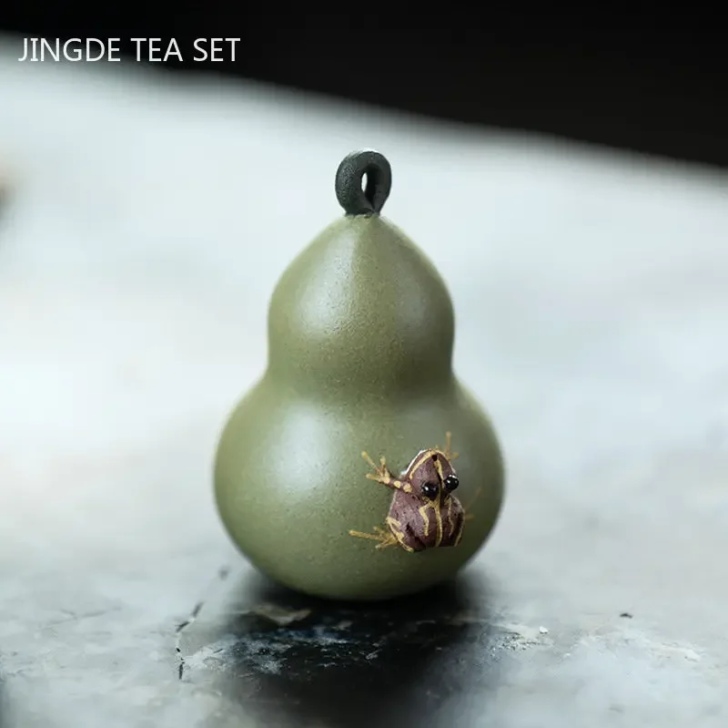 Creative Yixing Purple Clay Tea Pet Gourd Frog Small Ornaments Tea Set Sculpture Decorations Desktop Decorative Handmade Crafts