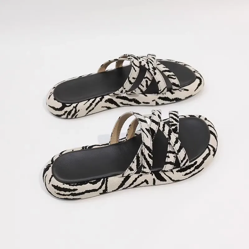 

One Word Mop 2023 New Women's Summer Casual Soft Sole Sandals for Women Wearing Zebra Thick Sole Sandals for Women