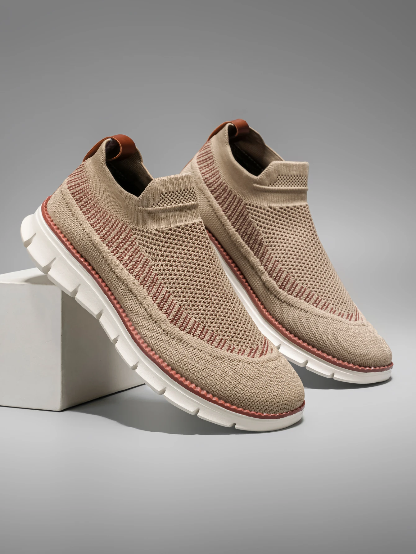 Herren-Slip-On-Schuhe in großen Größen, Outdoor-Wanderschuhe, bequeme, lässige, vielseitige, modische Trainingsschuhe für Paare – Detail 4