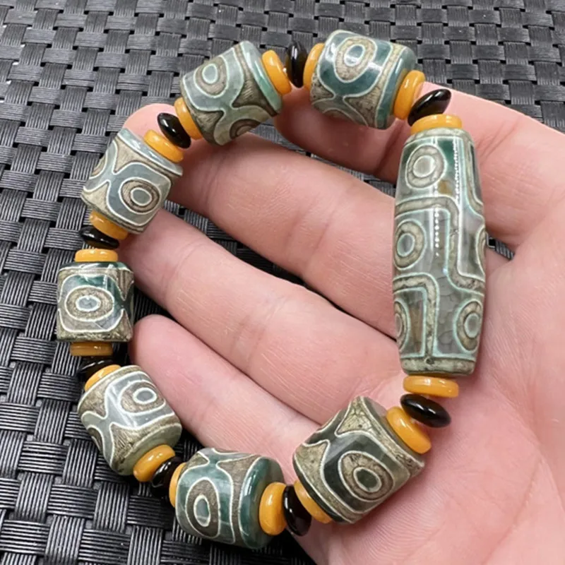 

Jade bracelet agate beads bucket beads bracelet three eye beads Clipper card bracelet nine eye beads bracelet jade bracelet