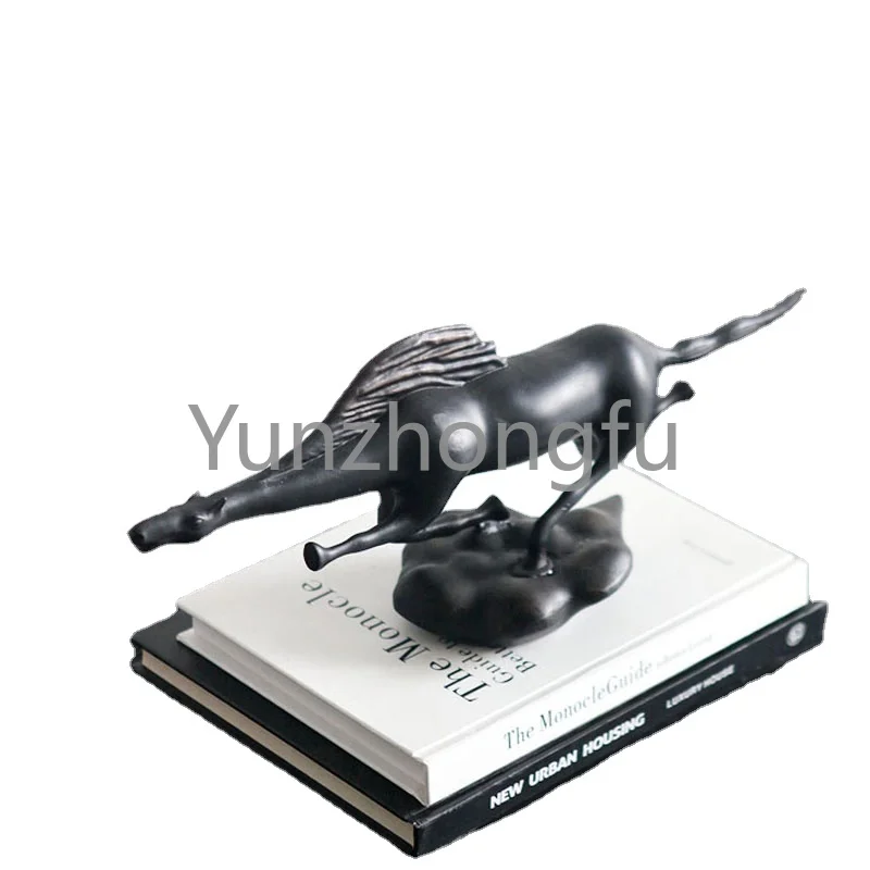

Metal Craft Decoration Figurines European Black Horse Creative Sculpture For Villa Living Room Home Soft Decoration Designer