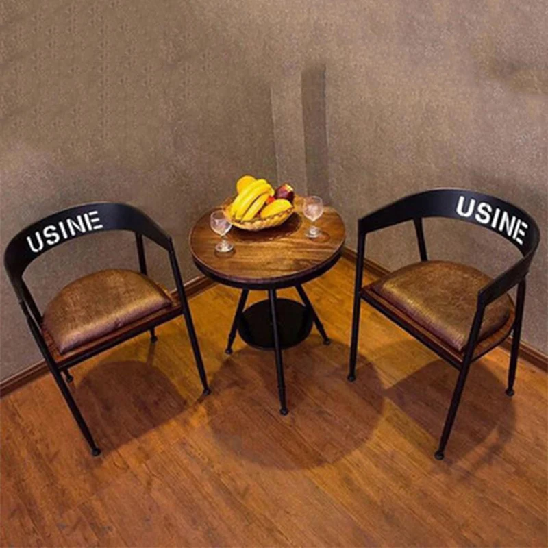 錬鉄製のダイニングチェアアメリカの無垢材牛乳紅茶コーヒーテーブルと椅子の組み合わせ