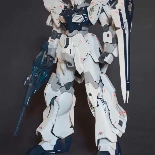 ロボット MG 1/100 MSN-06S SINANJU STEIN \"Ver Ka\" MG 1/100 MSN-06S Sinanju Stein Gundam (Ver. Ka) – USA Gundam