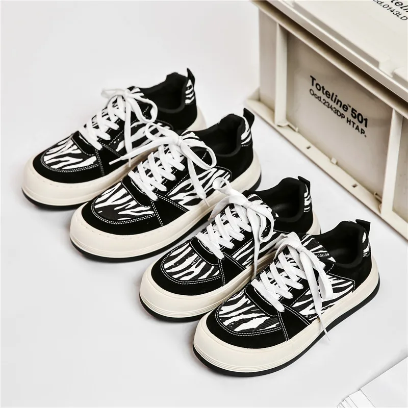 

2023 Spring New Couple Sports and Casual Shoes Japanese Zebra Port Style Men's and Women's Cricket Shoes