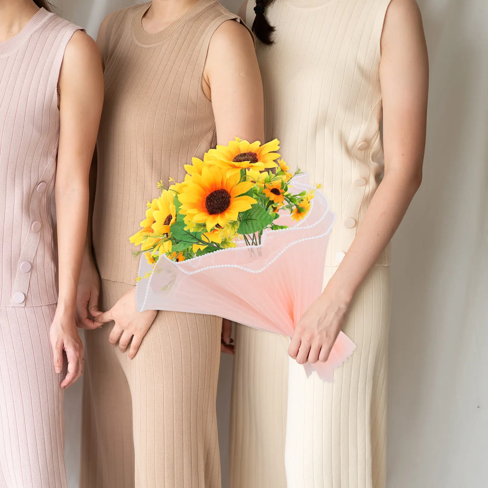 꽃다발용 꽃무늬 포장지, 주름진 웨이브 네트 원사 디자인, 가짜 진주 가장자리, 부드러운 핑크색, 결혼기념일, 명절