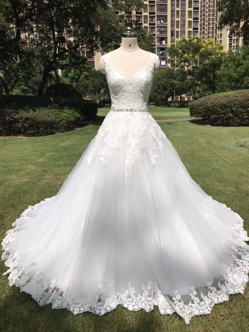 

Vintage 2022 Lace Wedding Dresses Princess Ball Gown Bridal Gowns Tulle Dubai Marriage Dress Instock Us8 Us14