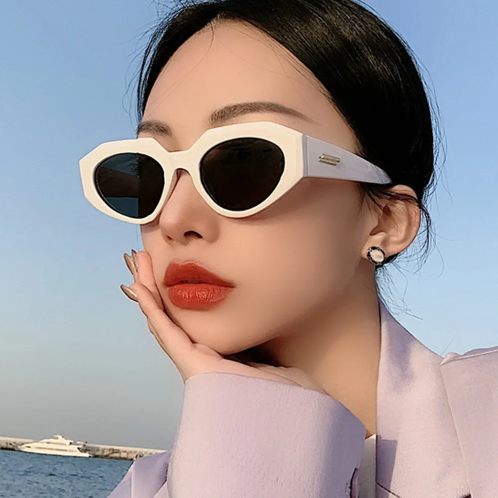 

2021 Vintage Irregular Punk Sunglasses Women Luxury Brand Fashion Cateye Sun Glasses Men Retro Steampunk Cat Eye Glasses Shades