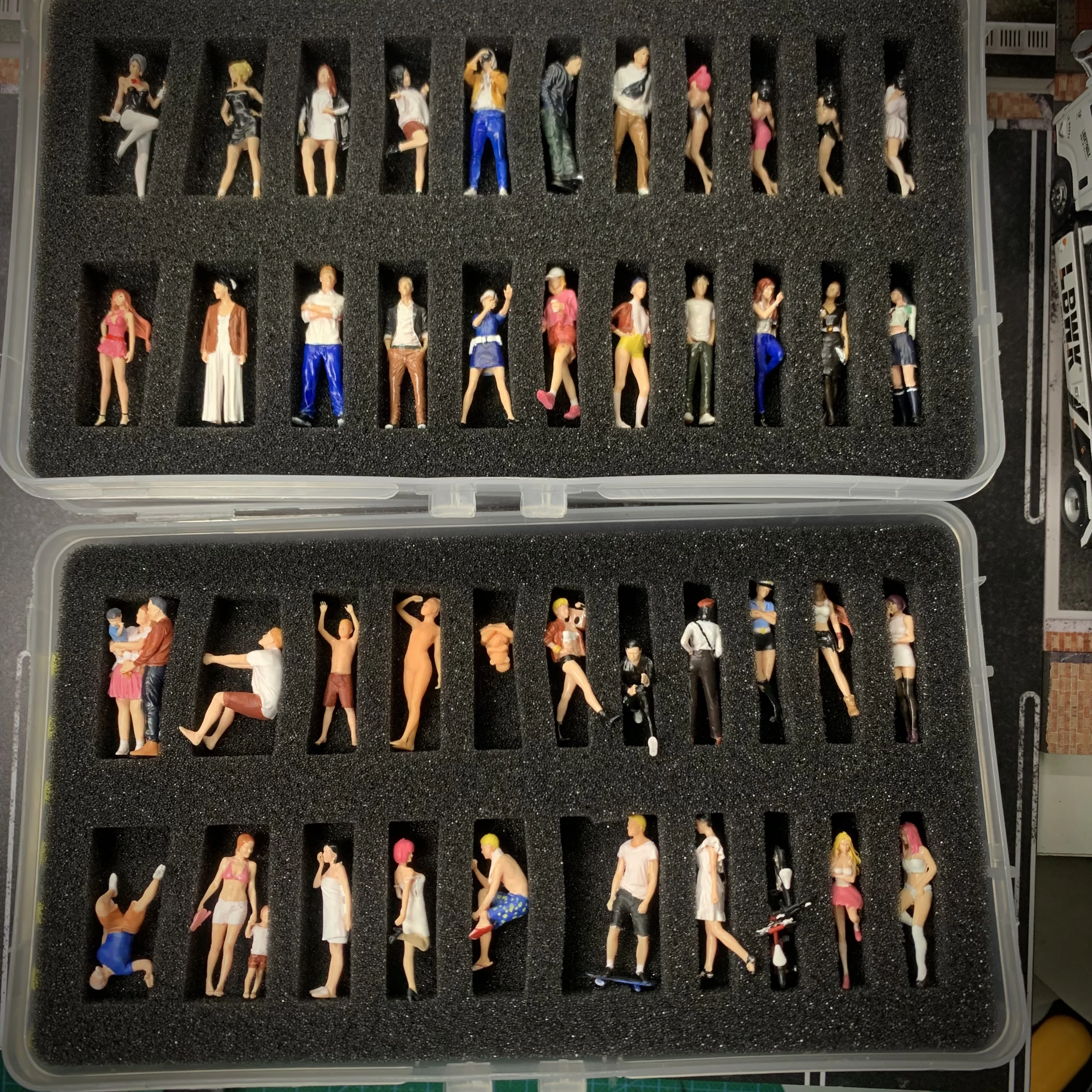 1:64  Garage Scene Doll Special Storage Display Box Sponge Alloy Car Model Diorama Figures  Accessories 6