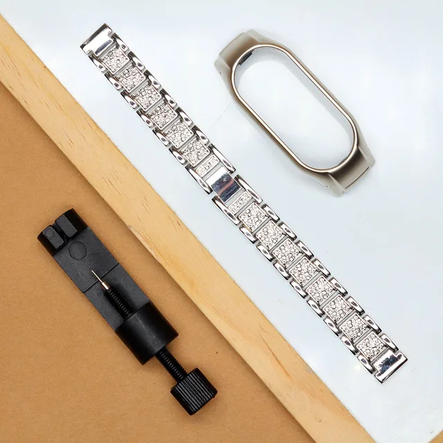 샤오미 미밴드 교체용 실버 손목 팔찌로 스마트워치에 고급스러운 터치를 더하세요.