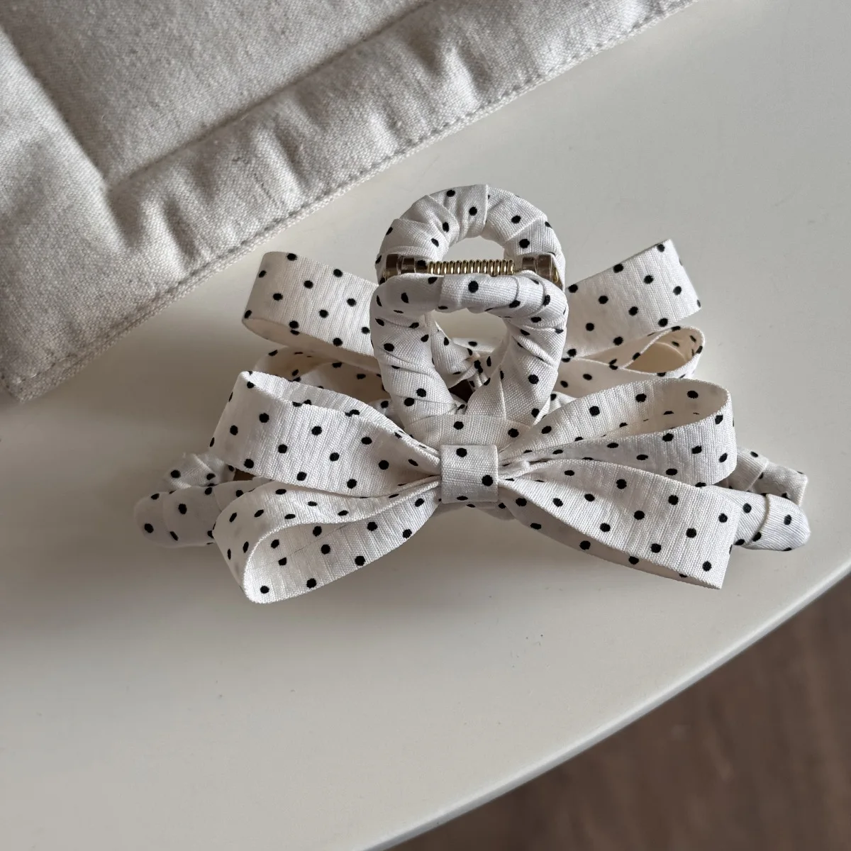 Elegant Polka Dot Bow Hair Claw Clip - Black & White Fashion Accessory