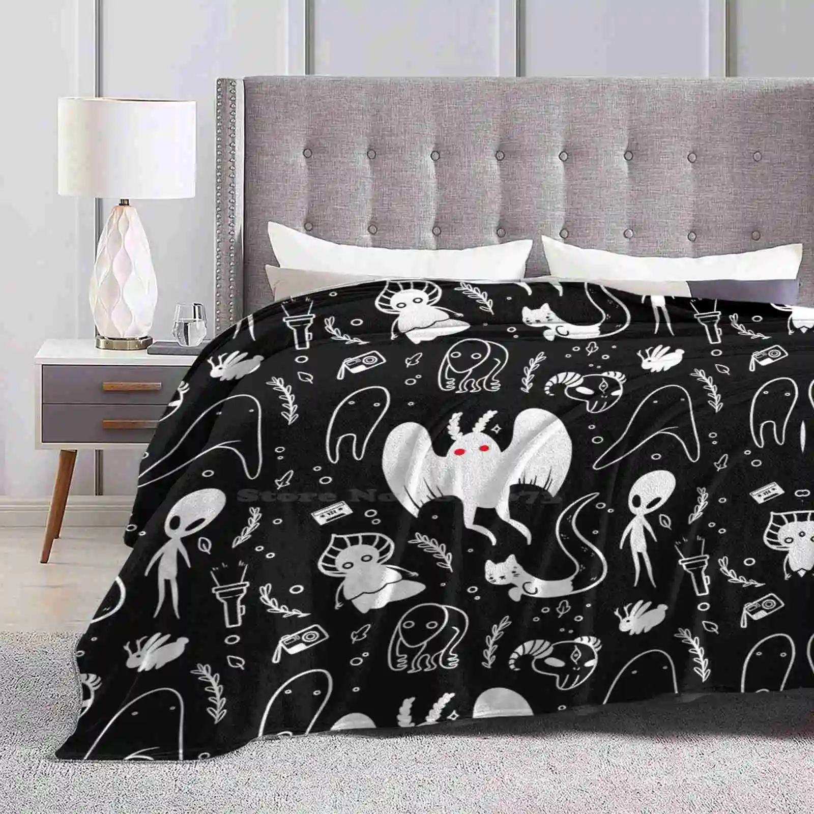 Cryptids In Black Soft Warm Light Thin Coperta Cryptids Mothman
