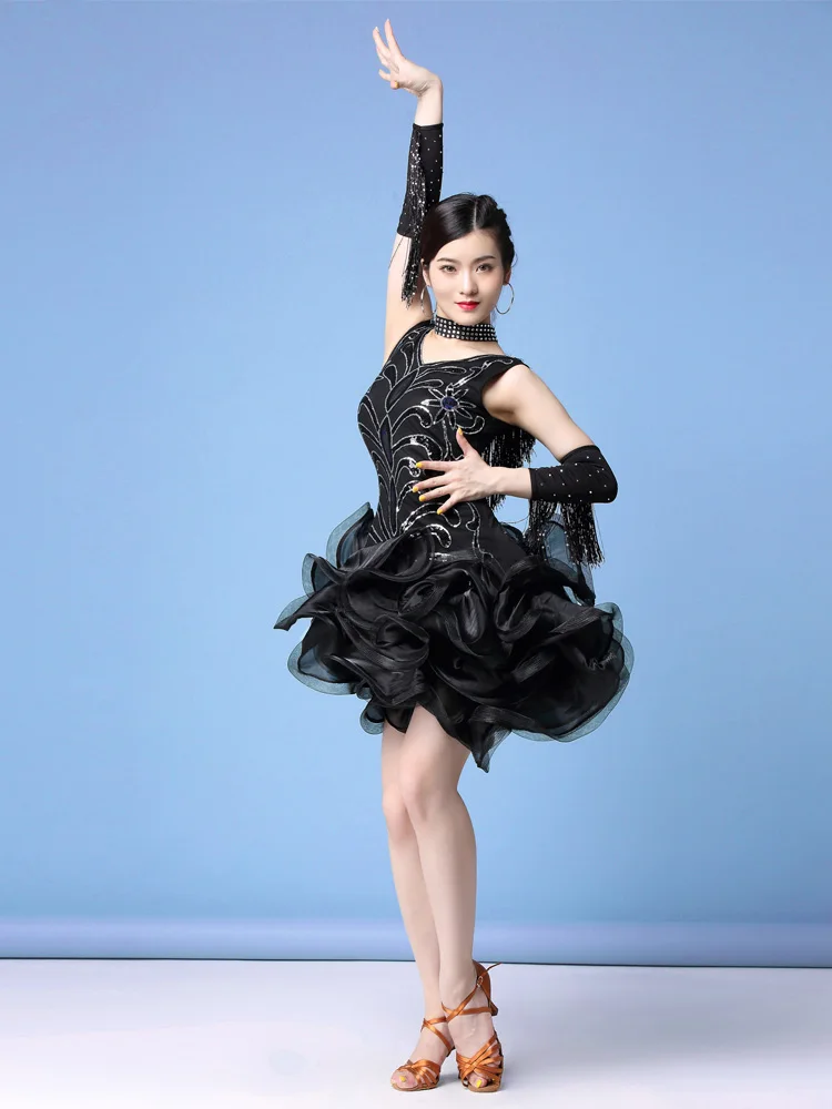 

Женское платье с блестками для латиноамериканских танцев