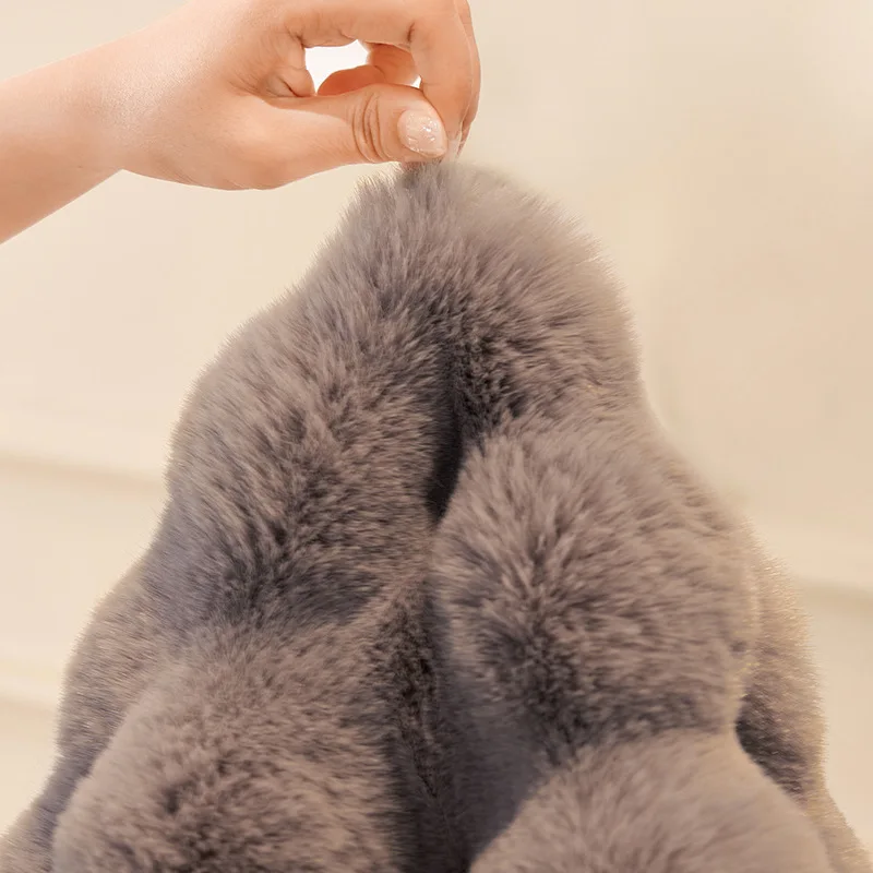 토끼 벨벳 따뜻한 봉제 소파 쿠션 겨울 두꺼운 미끄럼 방지 거실 소파 커버 가죽 소파 등받이 팔걸이 먼지 커버 천은 머리카락을 잃지 않고 퇴색하지 않으며 사용자 정의 크기를 10 년 동안 사용할 수 있습니다.