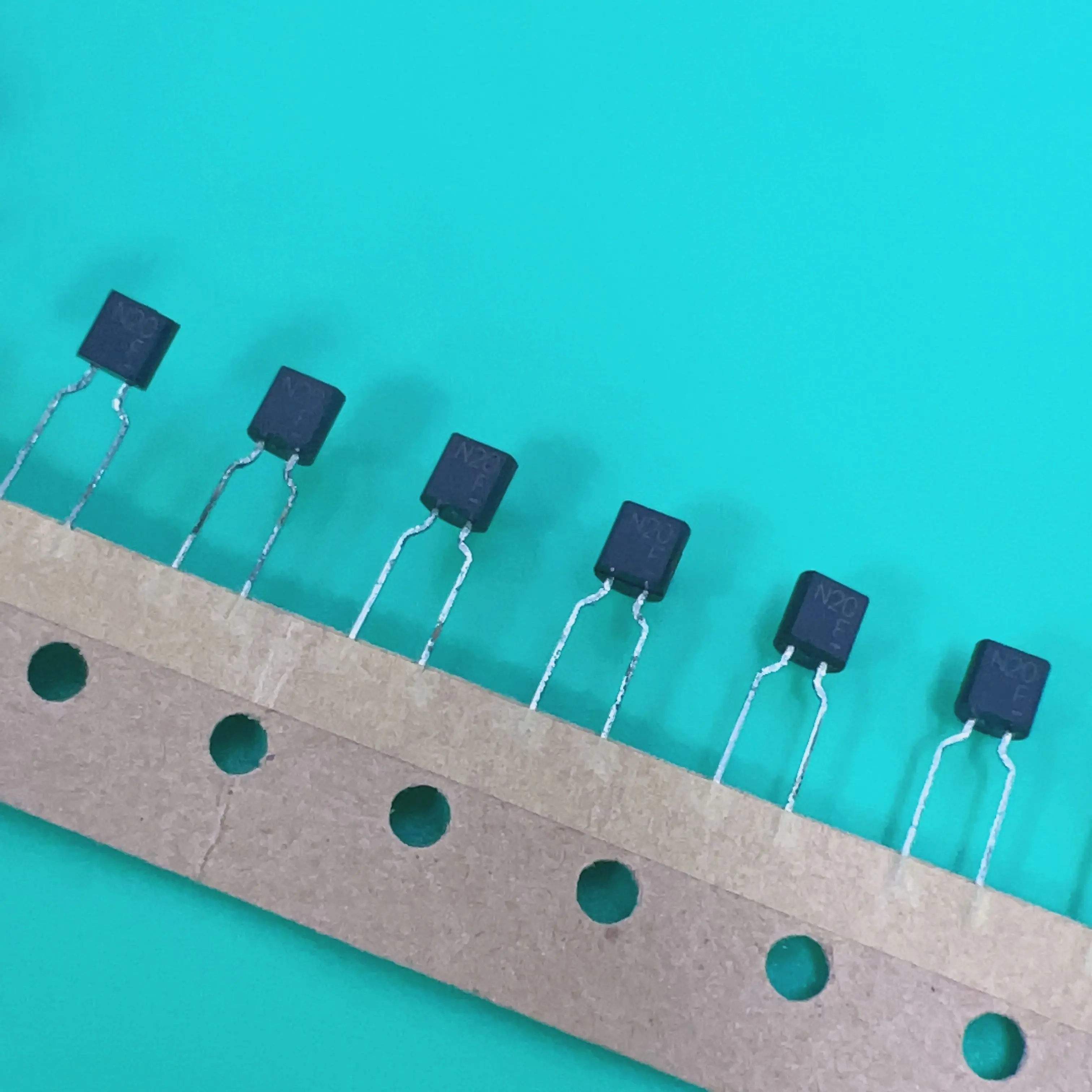 10 Icp-N20 T104 To92 Icp N20 Fusibile Brd Mnt 800Ma 50Vac/Vdc Rad Elementi Di Protezione Del Circuito Icp-N20T104 Icpn20-T104 Icp