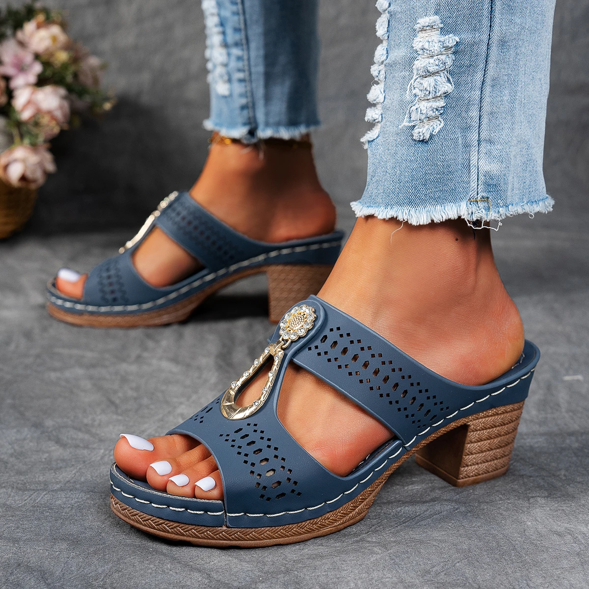 Women's Summer New Simple and Comfortable High Heels Sandals Rhinestone Decorate Slip on Fish Mouth Chunky Heel Beach Slippers
