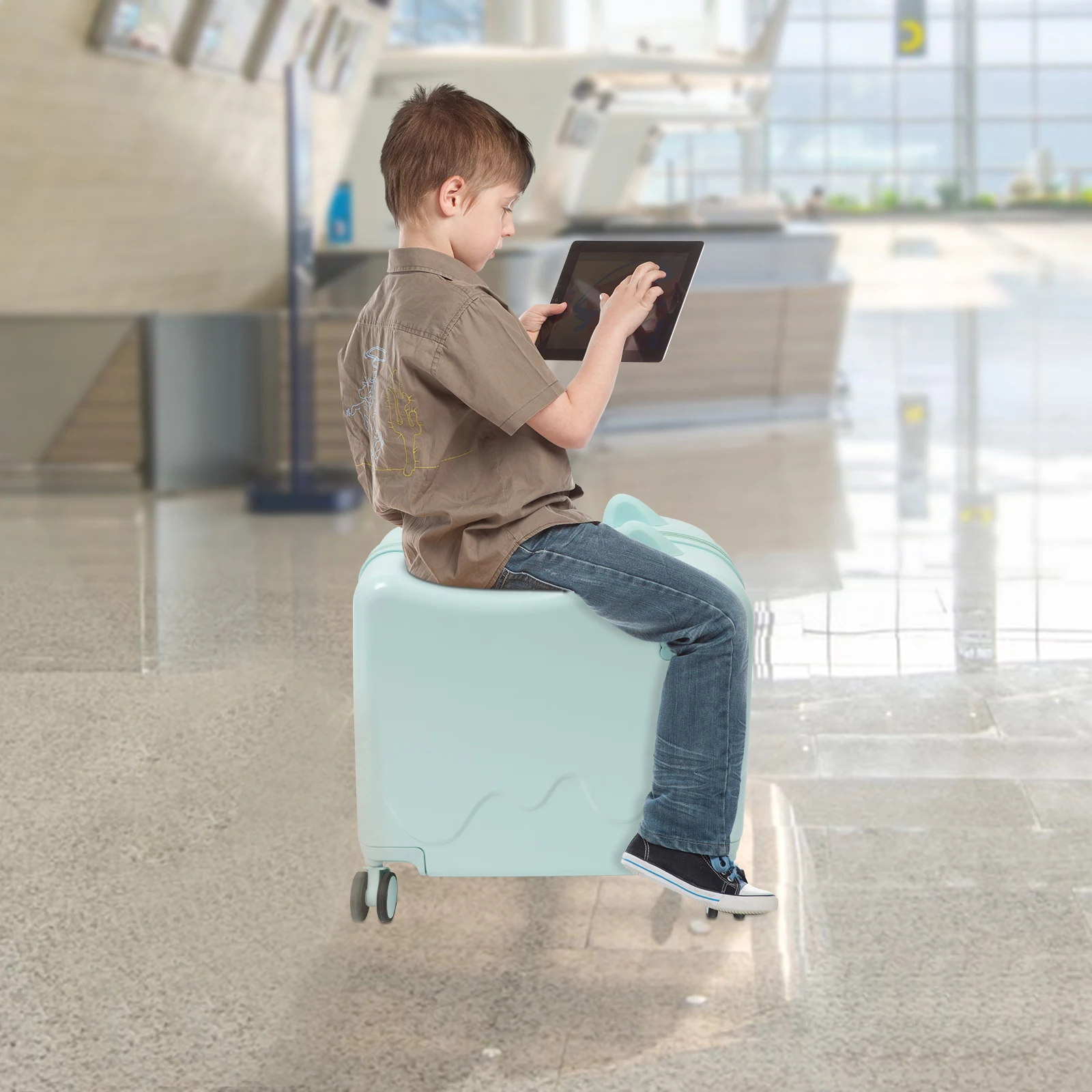 Lightweight Kids Rolling Suitcase 2