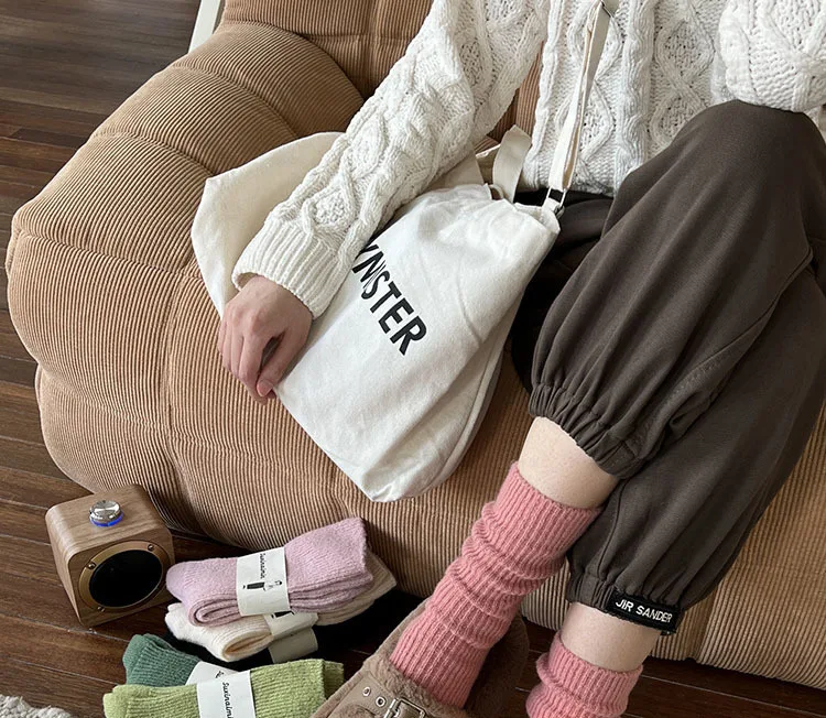Description Picture 4 of itemCHAOZHU 3 Pairs Mixed Colors Winter Thicken Warm Women Snow Day Cold Weather Socks Loose Sox Set New Year Gift