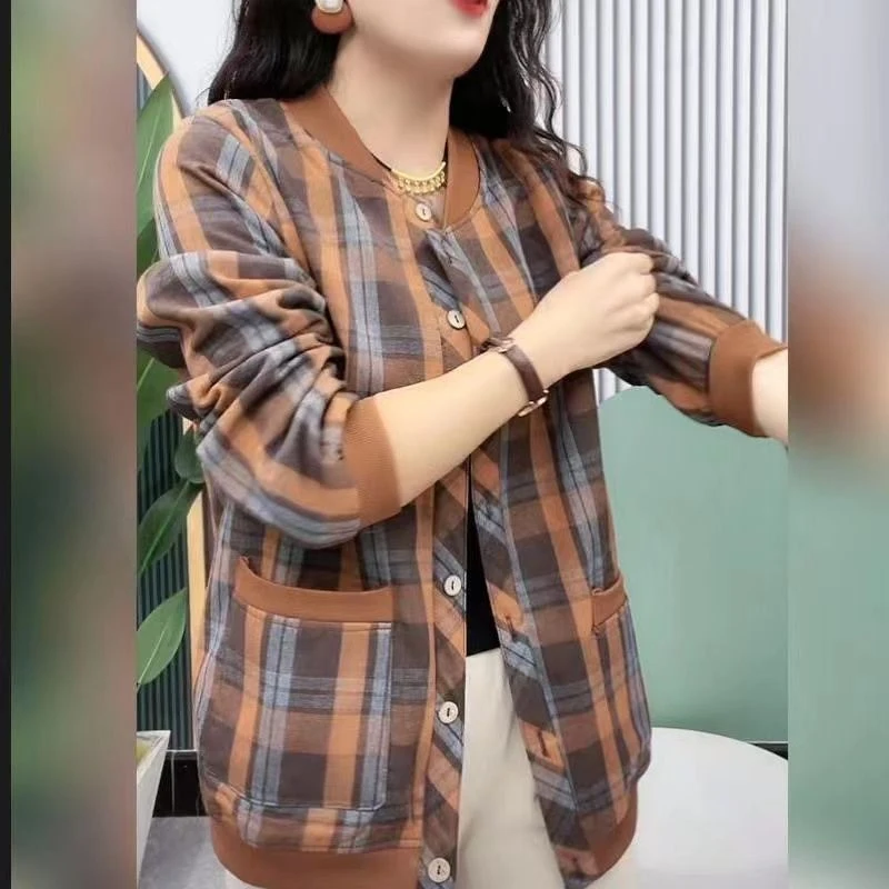 Autumn Winter Contrast Color Plaid Fashion Long Sleeve Jacket Women High Street Casual Button Pockets Plus Velvet Warm Cardigan