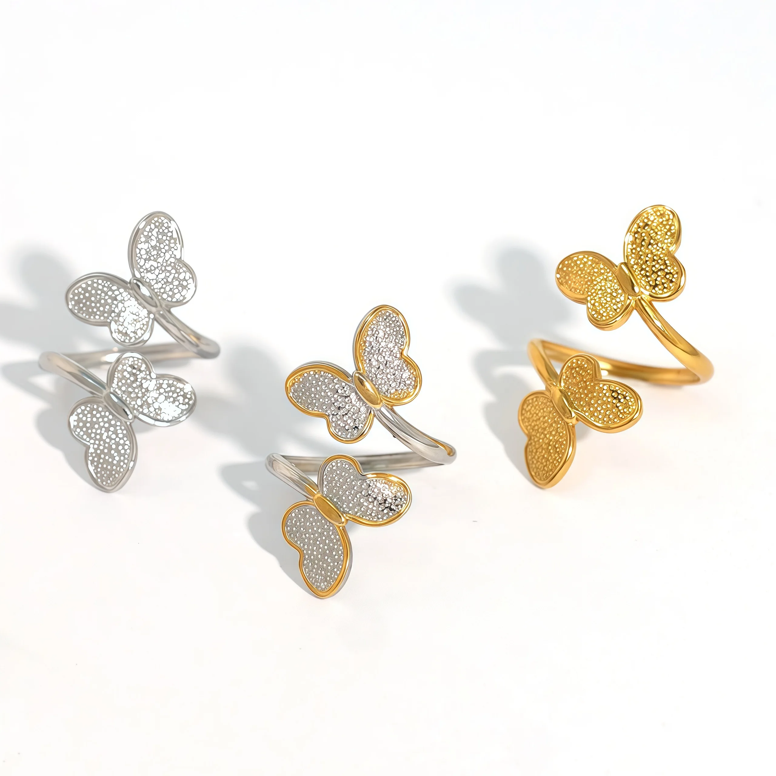 Exquisite Schmetterlings-Design-Edelstahlringe, 18 Karat vergoldet, wasserfest, hochwertiger Schmuck für den täglichen Gebrauch, Urlaub am Meer – Detail 9