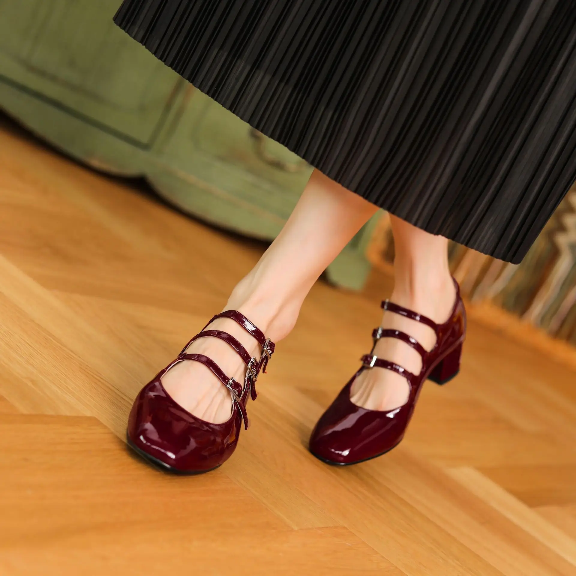 

Mary Jane Shoes Pring New Thick Heel Medium Heel Little Red Wedding Shoes Retro Round Toe Zapatos Mujer Heels