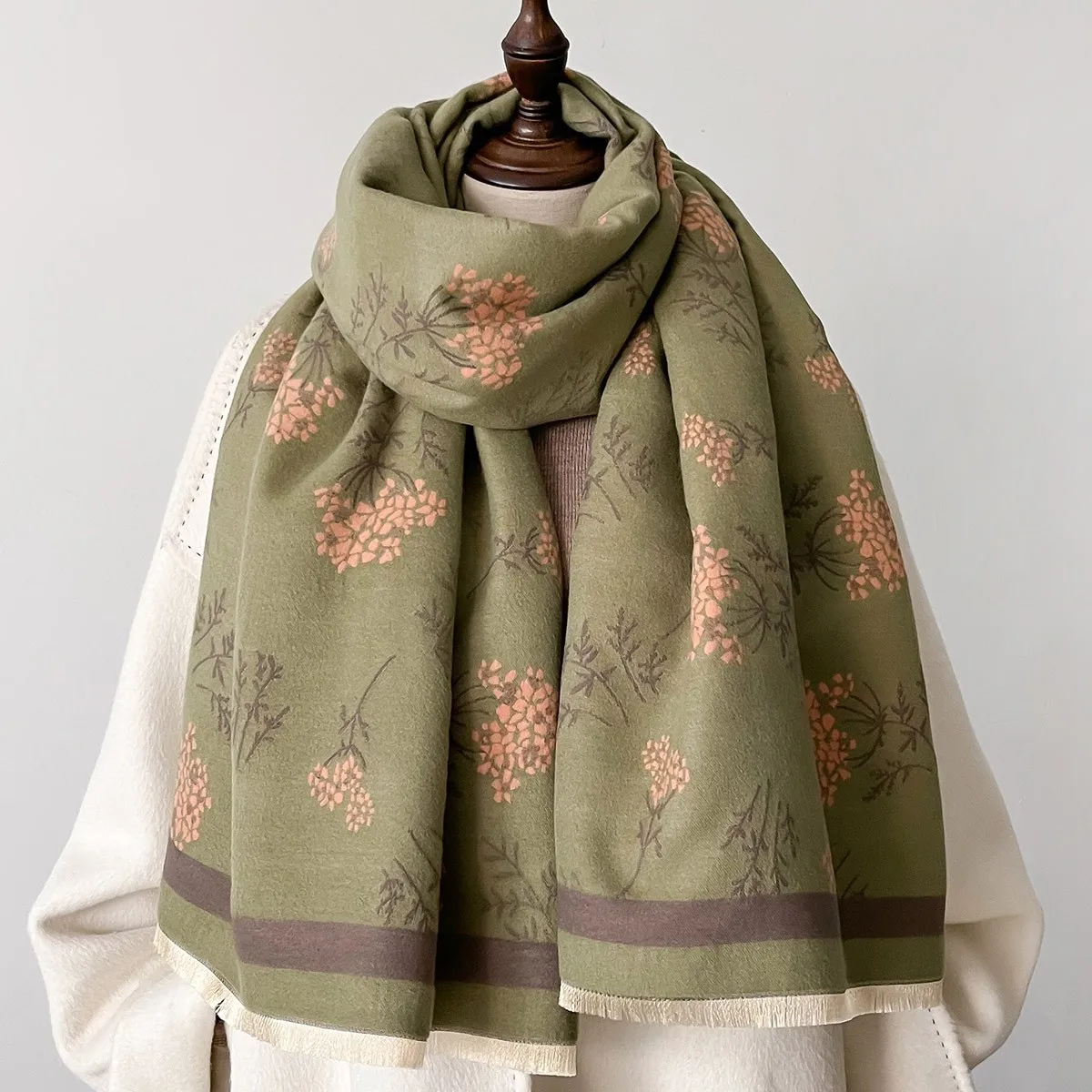 thumbnail image 1 of Manta de cachemira gruesa de alta calidad, bufanda para mujer, chal de pashmina cálido, chal de invierno, bufanda con estampado 2024, diseño de poncho, echarpe para mujer, 1 of 5