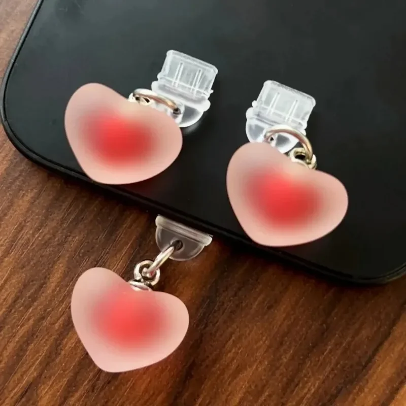 Tappo Antipolvere Per Cellulare A Cuore: Spina USB-C Con Ciondolo Kawaii, Protezione Porta Di Ricarica, Acrilico Rosso E Bianco