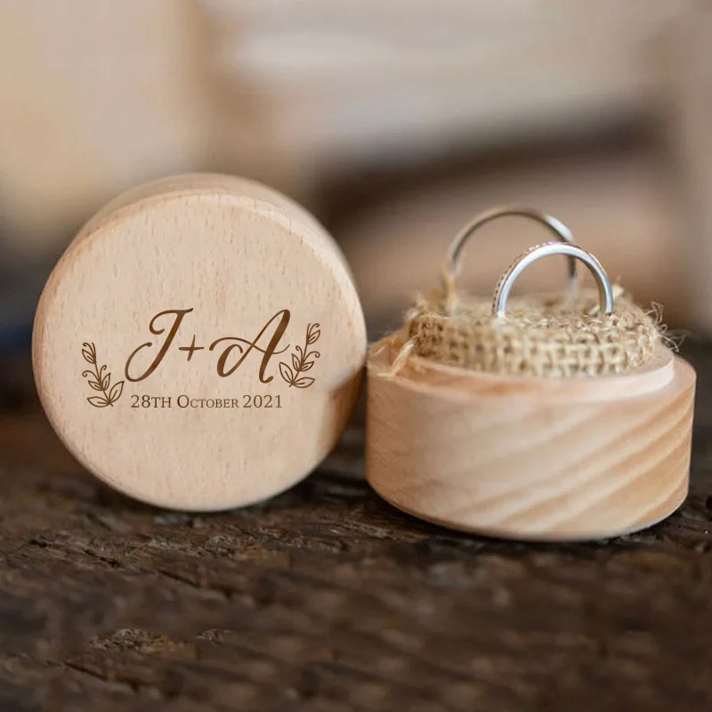 Geschenk für Sie Personalisierte Ring Box Hochzeit Engagement Ring Gericht Lagerung Benutzerdefinierte Holz Ring Andenken Gravierte Hochzeit Gelübde
