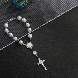 Elegant Cross Pendant Rosary Necklace - Timeless Spiritual Accessory & Thoughtful Gift (Silver)