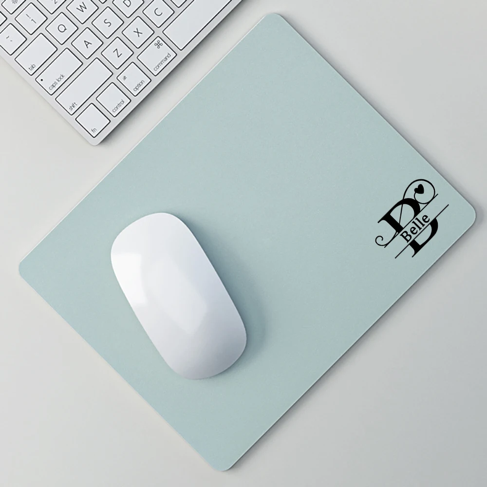 맞춤형 단색 심플 가죽 미끄럼 방지 마우스 패드 생일 및 명절 선물 맞춤 이름 문자 개인 맞춤형 마우스 패드