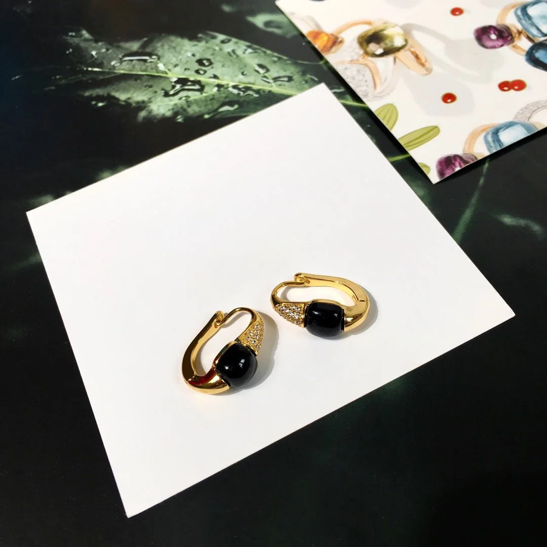 2022 Hot Trend Brand Small square sugar diamond colored stone earrings Ear Studs Everyday Wear Versatile Jewelry Atmosphere