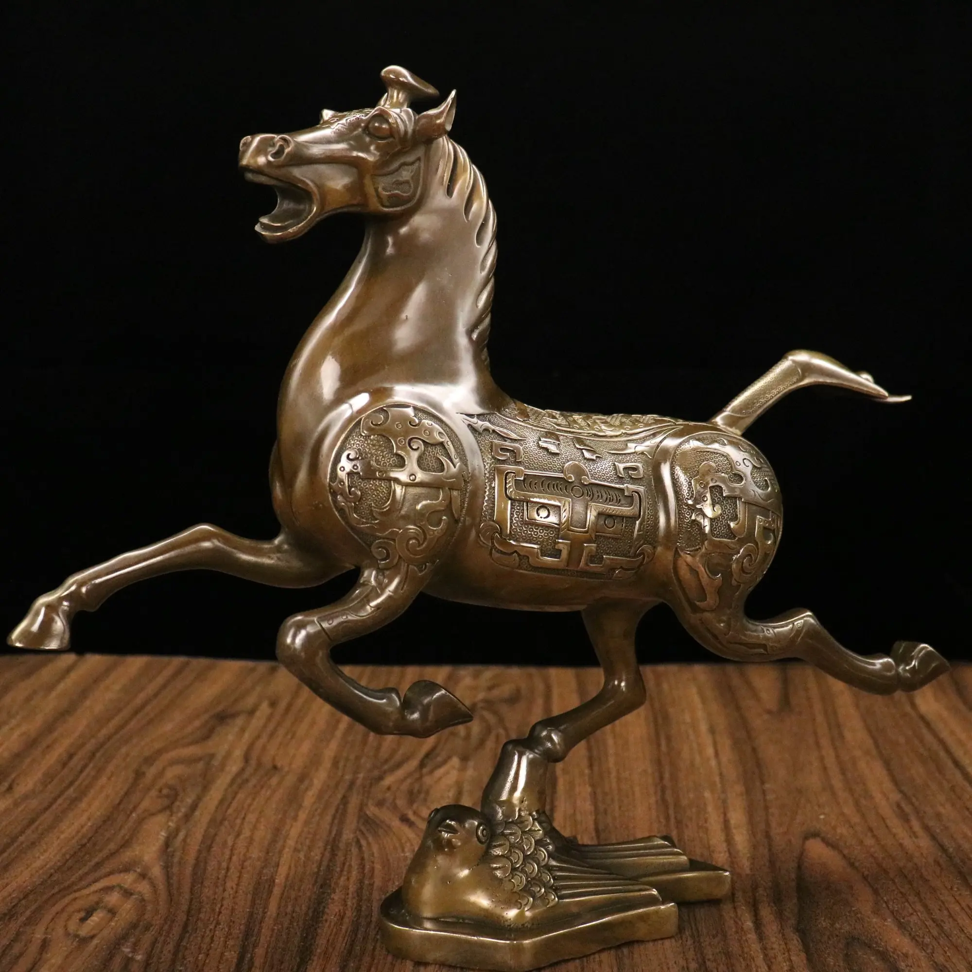 

13"Tibetan Temple Collection Old Brass Horse stepping on flying swallows Lucky Horse Gather fortune Ornament Town house