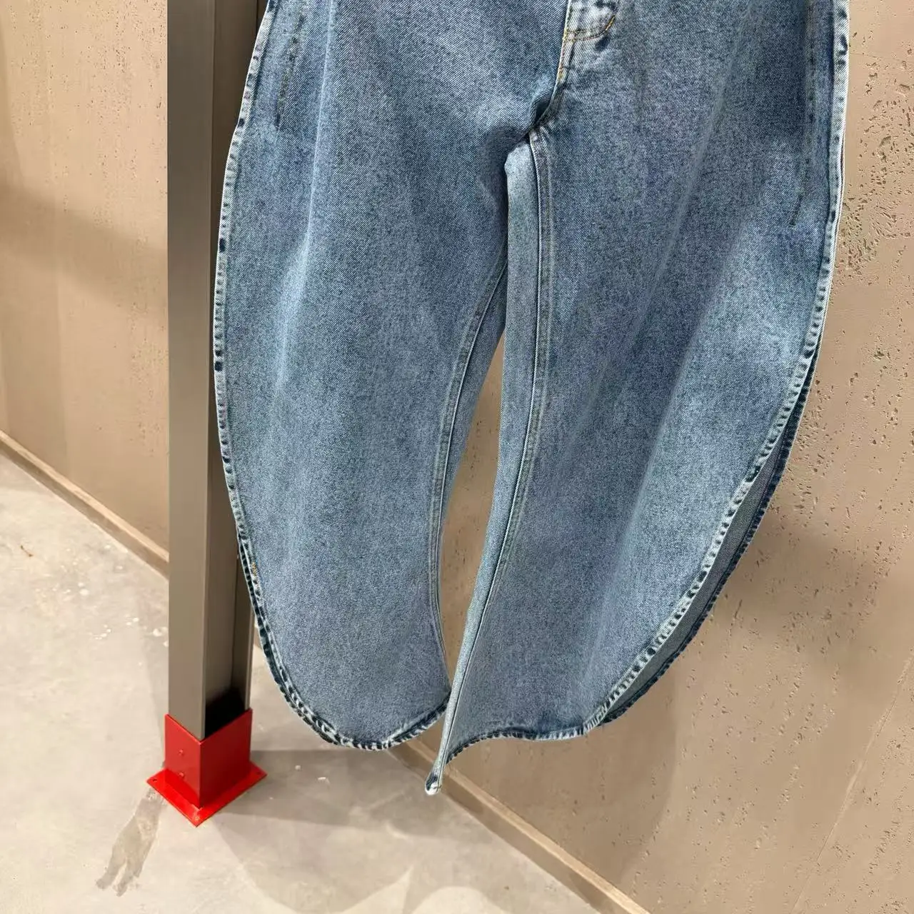 2026 New Model Round-neck Sleeveless Waist-cinching Puffy Top , Split Balloon Denim Pants,buy Separately 4
