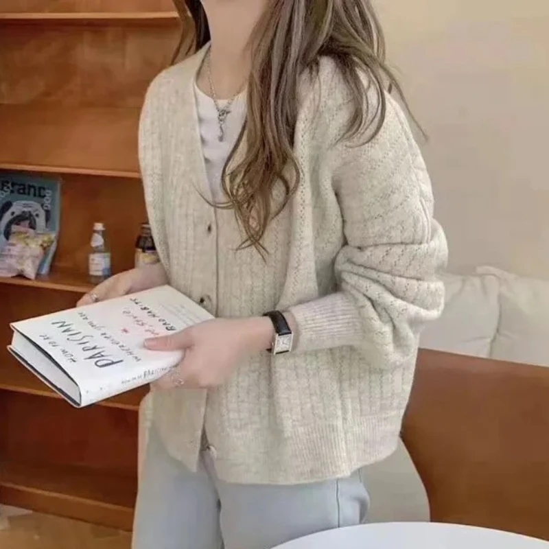 Fashion Retro V-neck Women's Long-sleeved Cardigan Sweater Autumn and Winter New Casual Knitwear Single-breasted Blouse