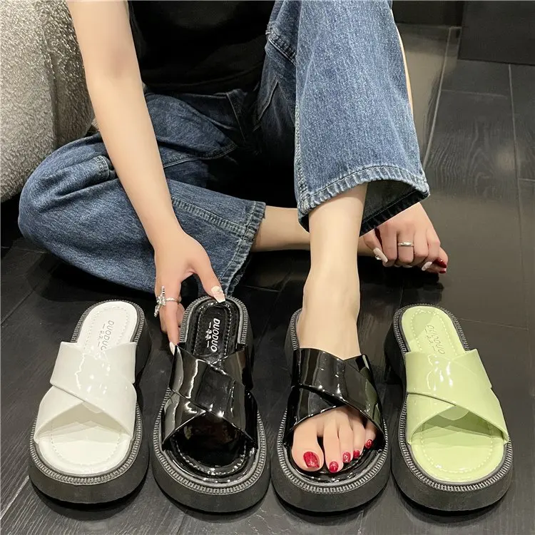 Pantofole Da Casa Platform Beach Shoes Slides Fashion Low Slipers Donna Sabot Luxury Soft 2023 Rome Hoof Heels Basic Rubber Fabric