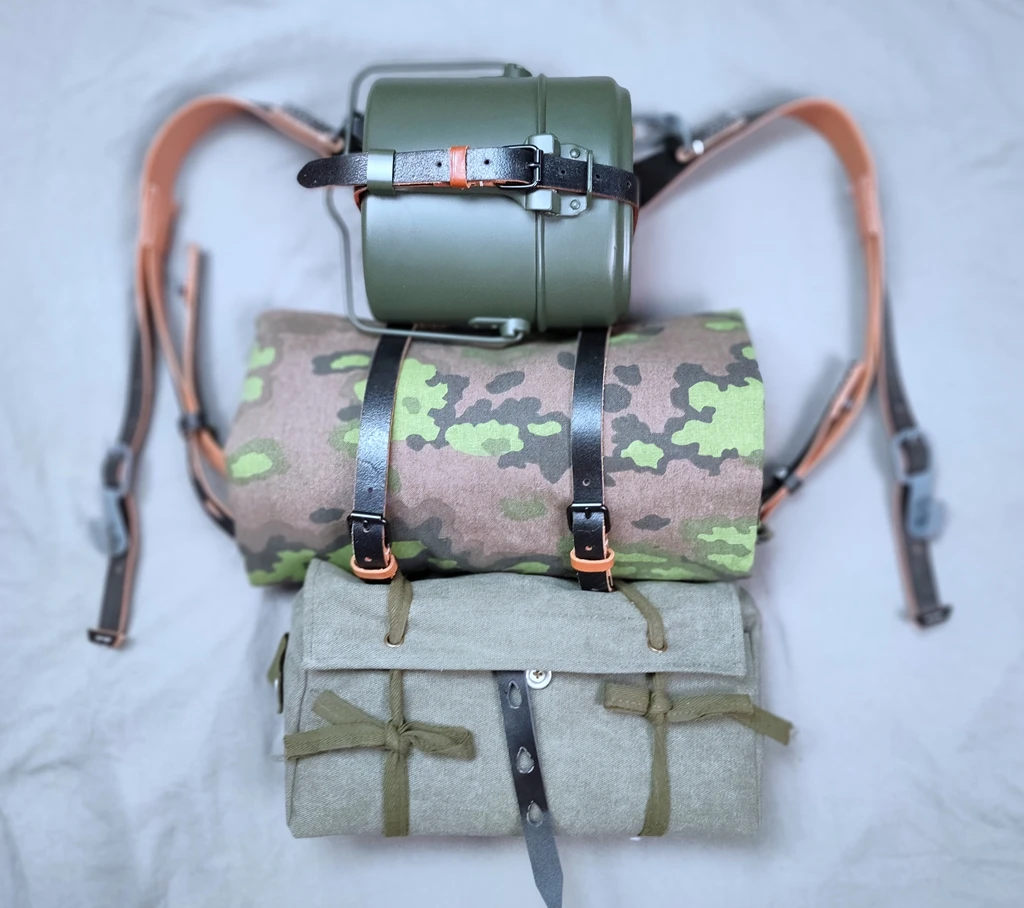 .SET WW2 WWII GERMAN Military Combat KNAPSACK EQUIPMENT ( OAKLEAF A CAMO camouflage REVERSIBLE TENT )