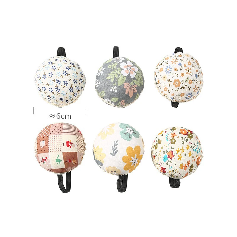 WEBEEDY Y DIY Sashiko Pin Kussen met Houten Basis 2 Sets Traditionele Stijl Pin Houder Borduurwerk Naaiset Bloemenprint Katoen Stof Pin Kussen voor Thuis Housewarming Gift