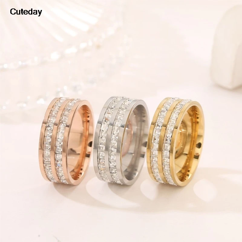 Elegant Two-Tone Silver & Gold Zircon Engagement Ring