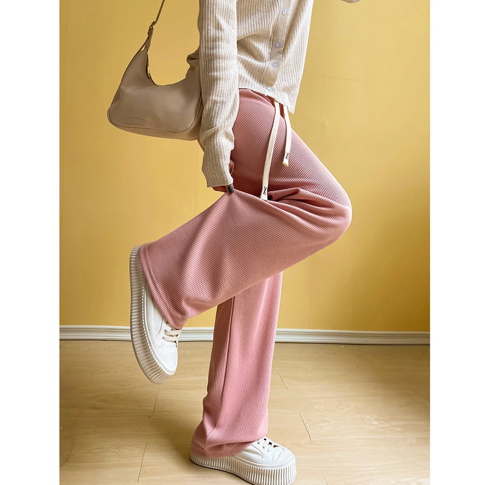 Рисунок 2 - Брюки женские с широкими штанинами