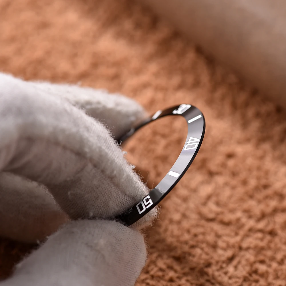 Ceramic Bezel Insert with Luminous Scale