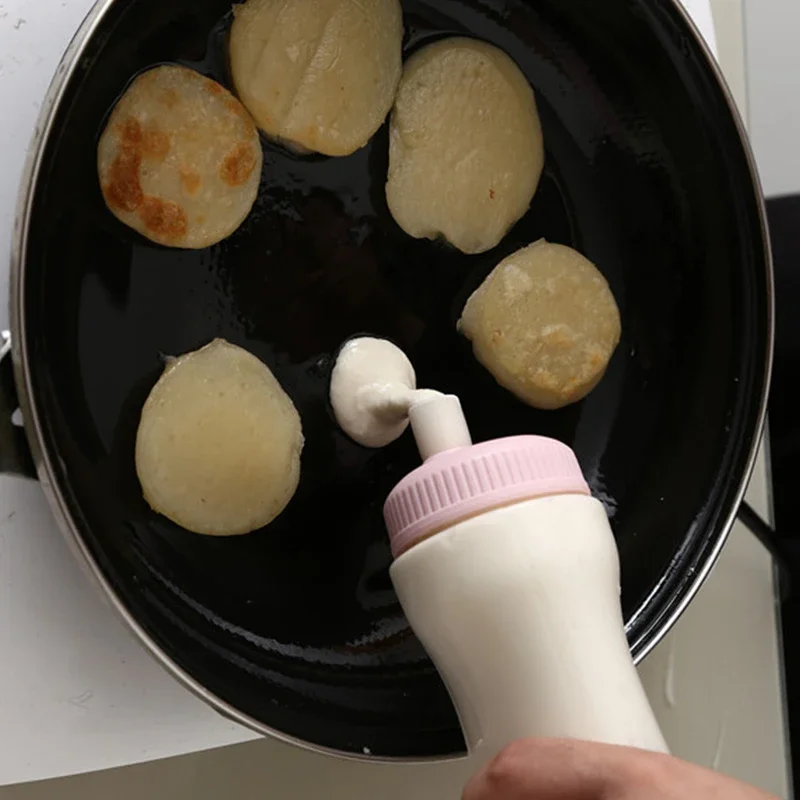 Pancake Dispenser for Pancakes Hand-cranked Batter Mixing Bottle Hand Batter Dispenser Mixer Bottle Cupcake Pancake Crepe