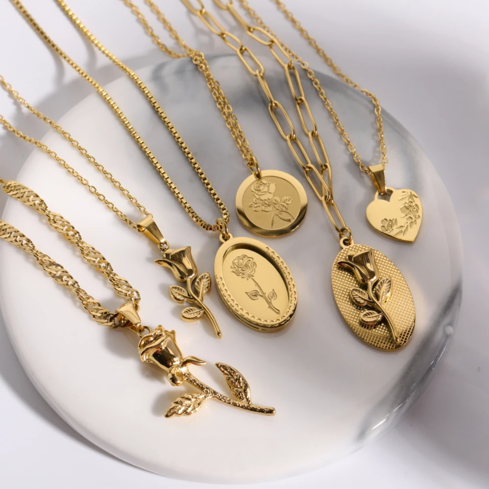 Collana con Pendente a Forma di Cuore con Spine in Stile Anime Dark Europeo e Americano, Catena con Cristalli per Uomo e Donna