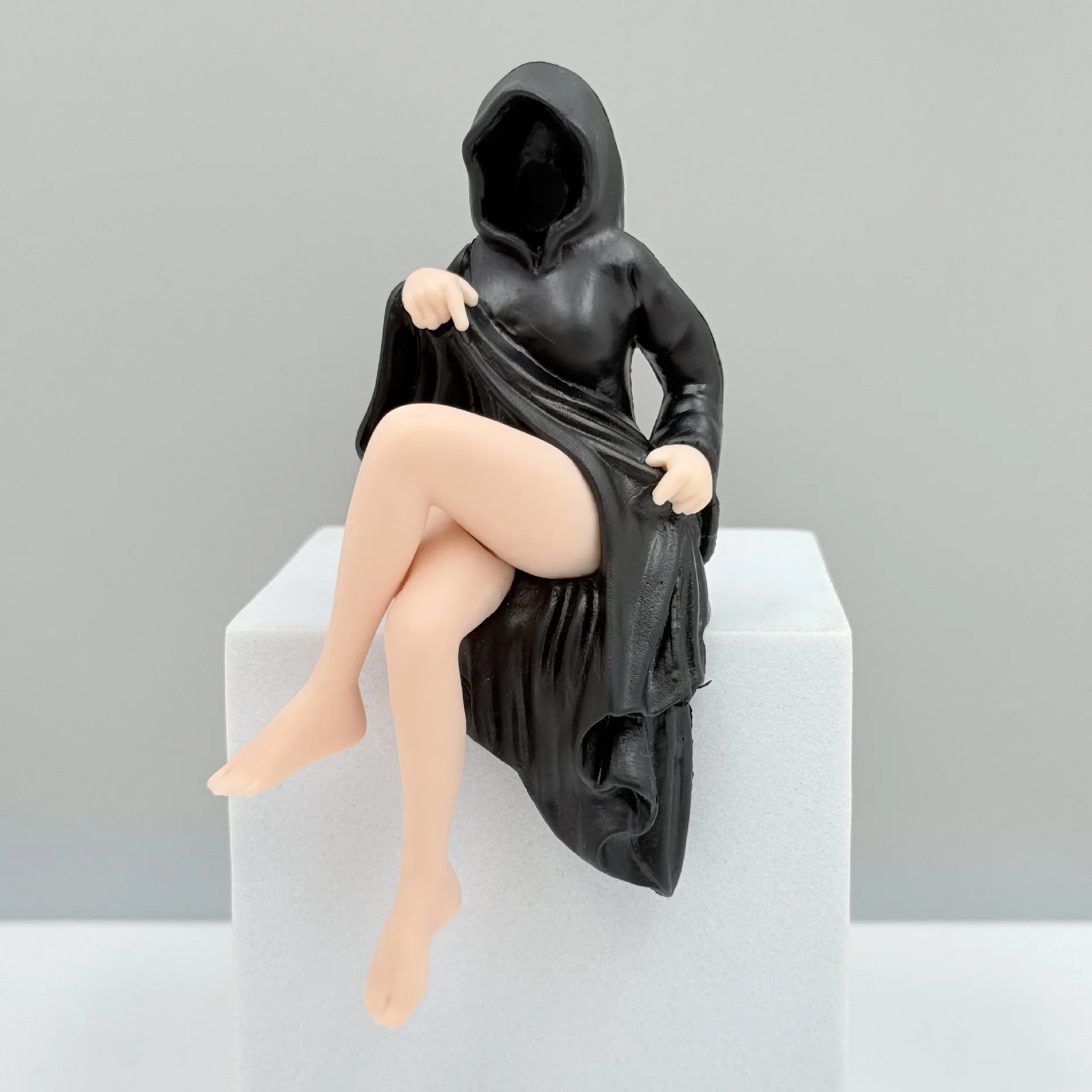 Neue heiße 3-teilige handgefertigte Statue einer geheimnisvollen schwarzen Königin im Umhang, dunkle Dekoration für Zuhause, Schreibtisch, Halloween, Auto. – Detail 4